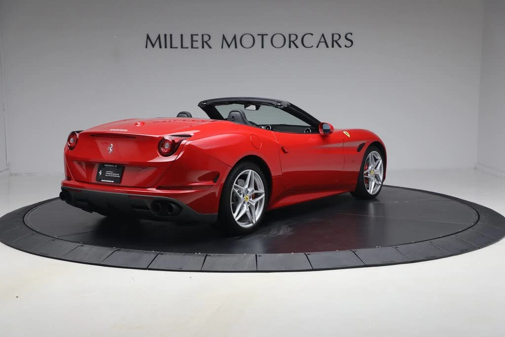 2017 Ferrari California T - Image 8 of 31