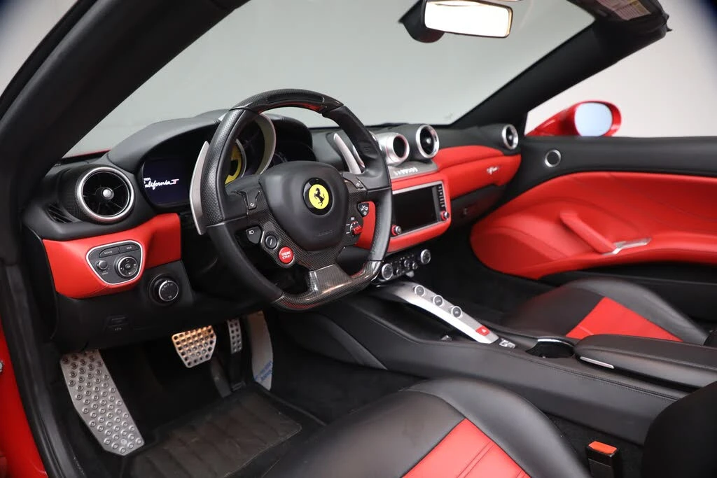 2017 Ferrari California T - Image 13 of 31