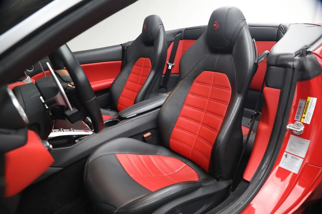 2017 Ferrari California T - Image 15 of 31