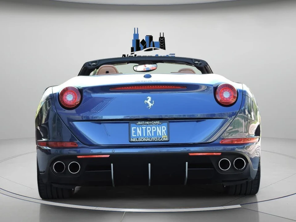 2017 Ferrari California T - Image 5 of 31