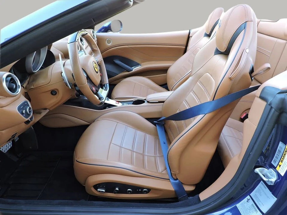2017 Ferrari California T - Image 16 of 31