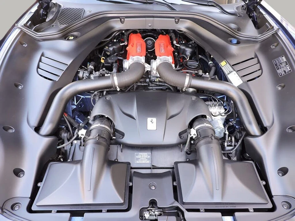2017 Ferrari California T - Image 13 of 31