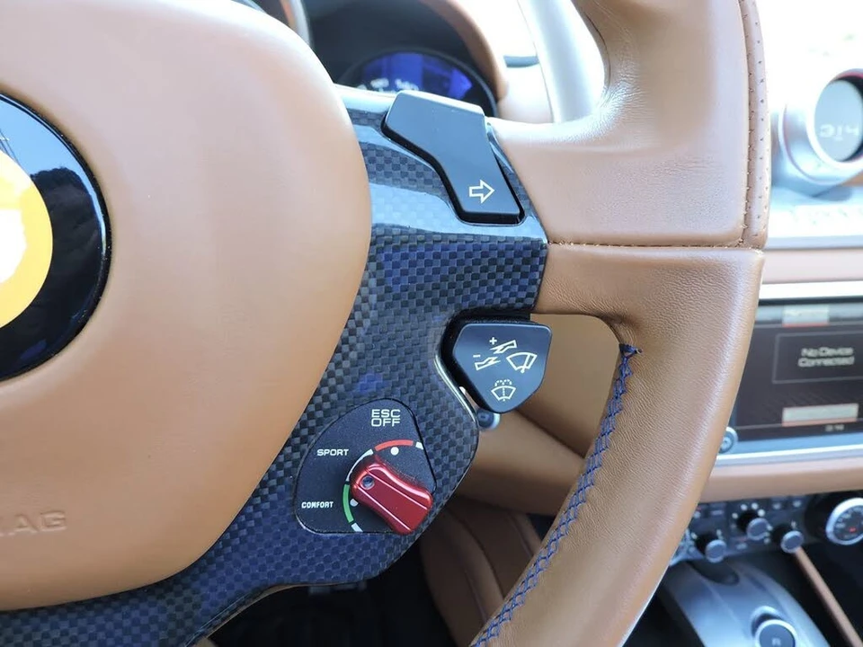 2017 Ferrari California T - Image 25 of 31