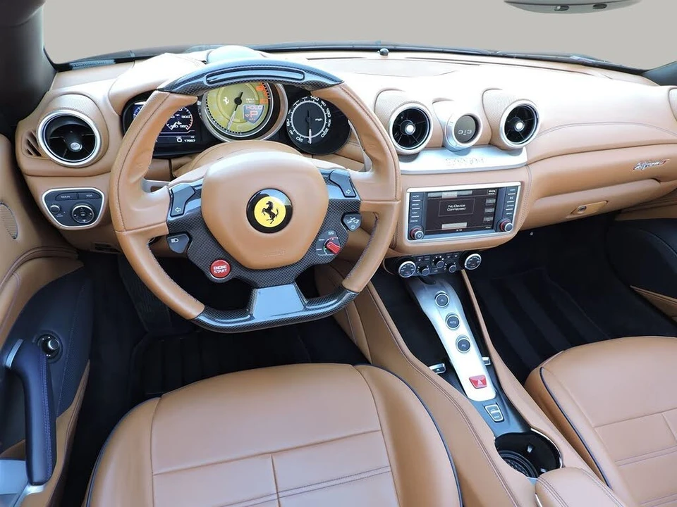 2017 Ferrari California T - Image 21 of 31