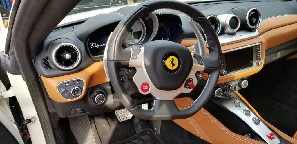 2017 Ferrari California T - Image 8 of 8
