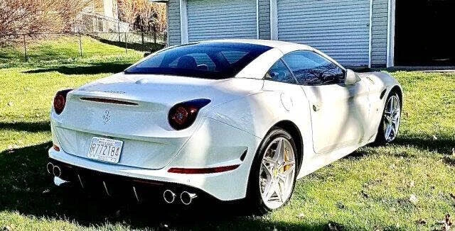 2017 Ferrari California T - Image 4 of 8