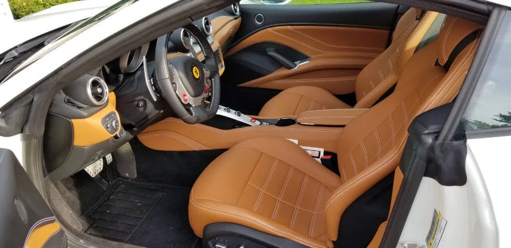 2017 Ferrari California T - Image 5 of 8