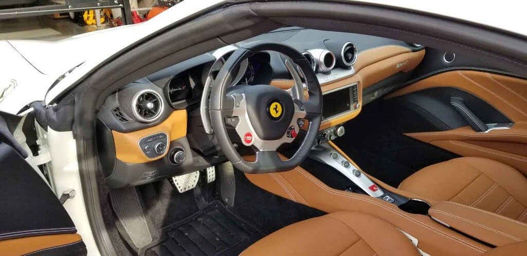 2017 Ferrari California T - Image 6 of 8
