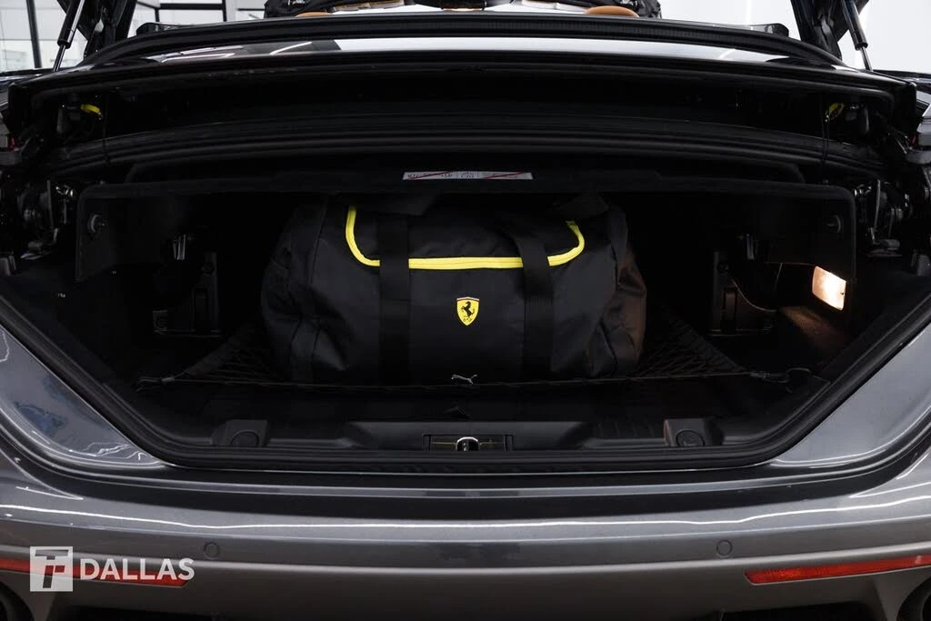2017 Ferrari California T - Image 17 of 31