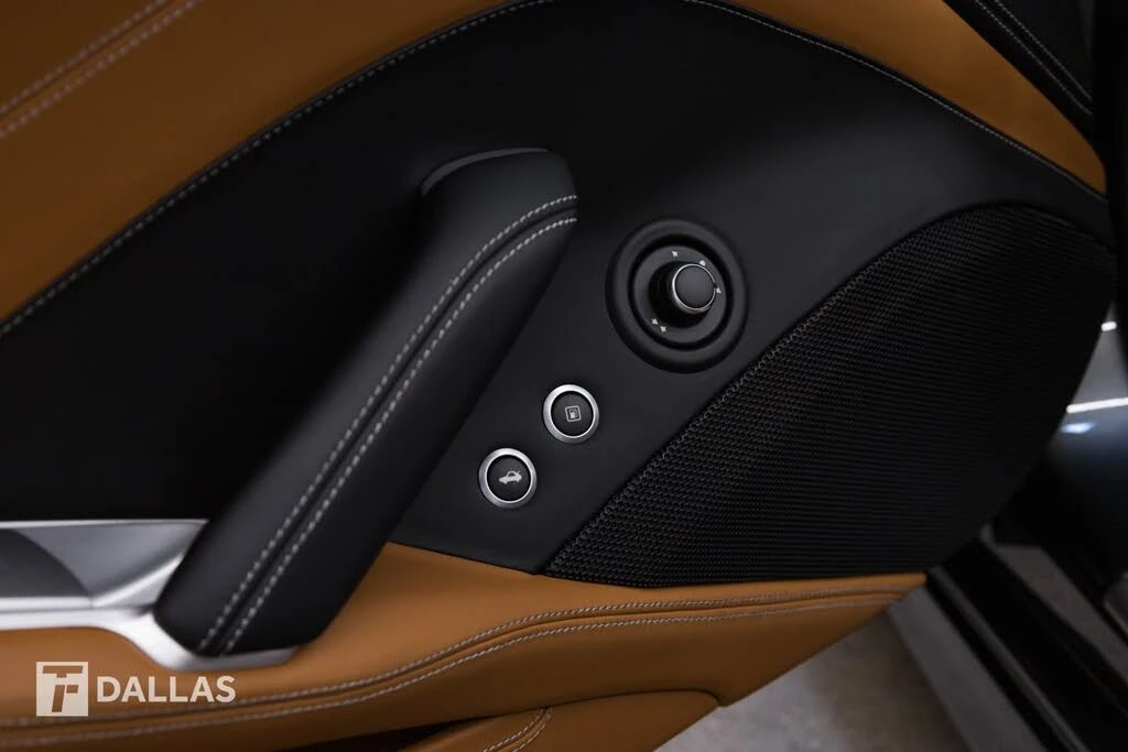 2017 Ferrari California T - Image 25 of 31