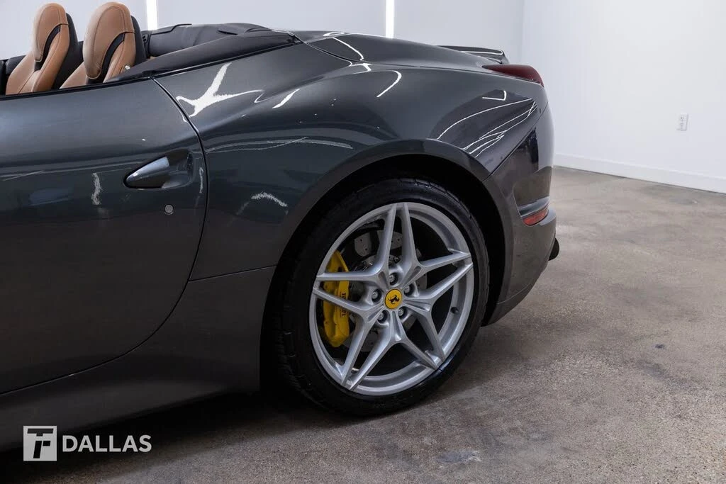 2017 Ferrari California T - Image 4 of 31
