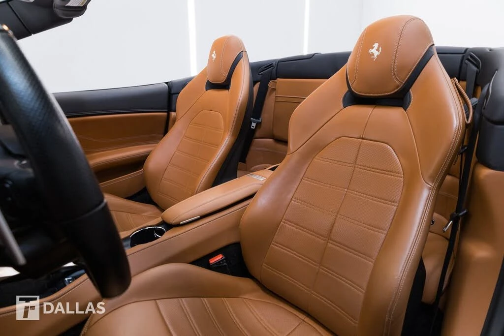 2017 Ferrari California T - Image 26 of 31