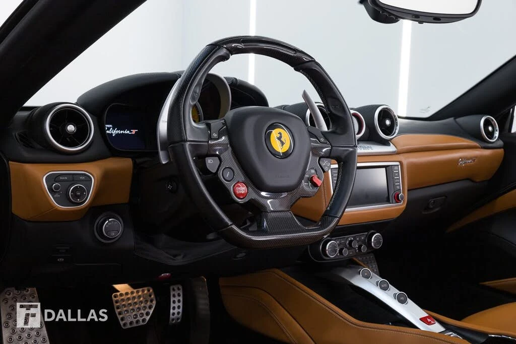 2017 Ferrari California T - Image 29 of 31