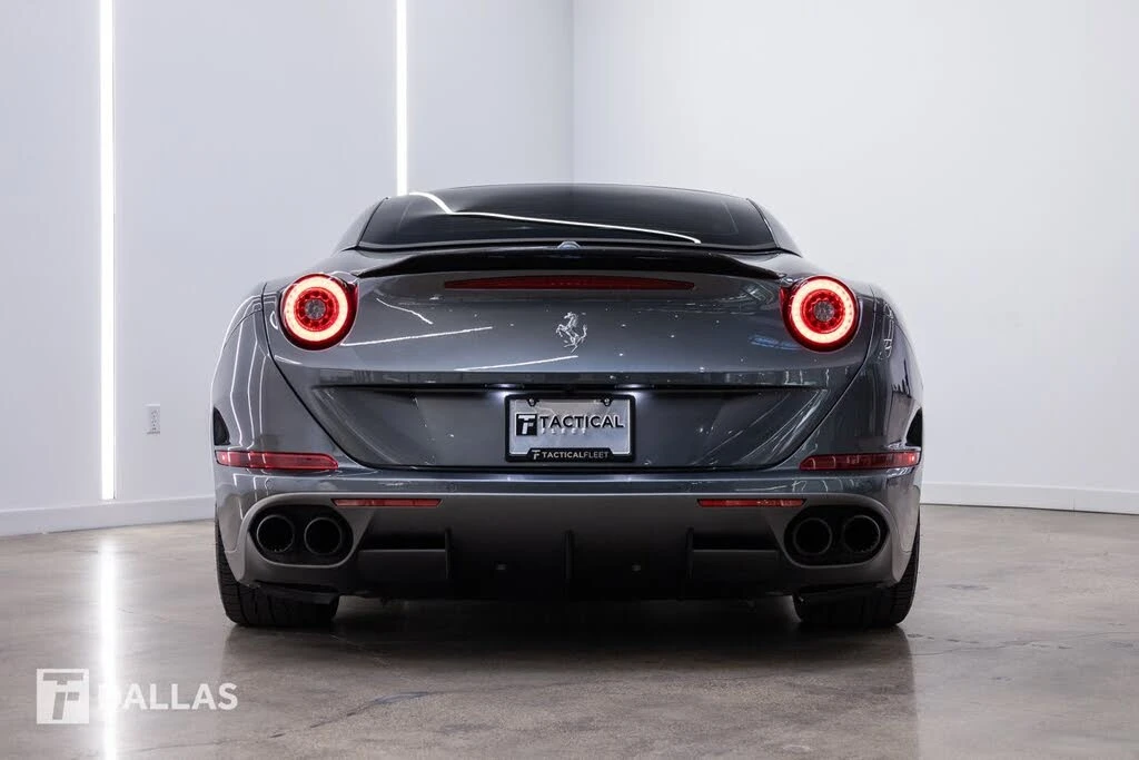 2017 Ferrari California T - Image 16 of 31