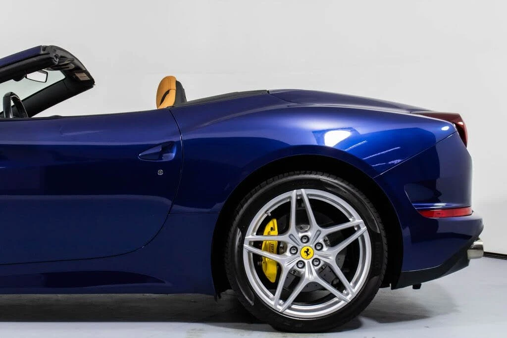 2017 Ferrari California T - Image 27 of 31
