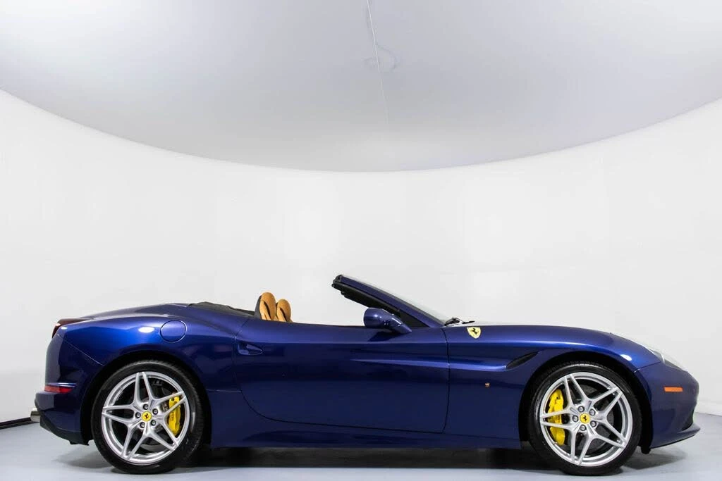 2017 Ferrari California T - Image 3 of 31