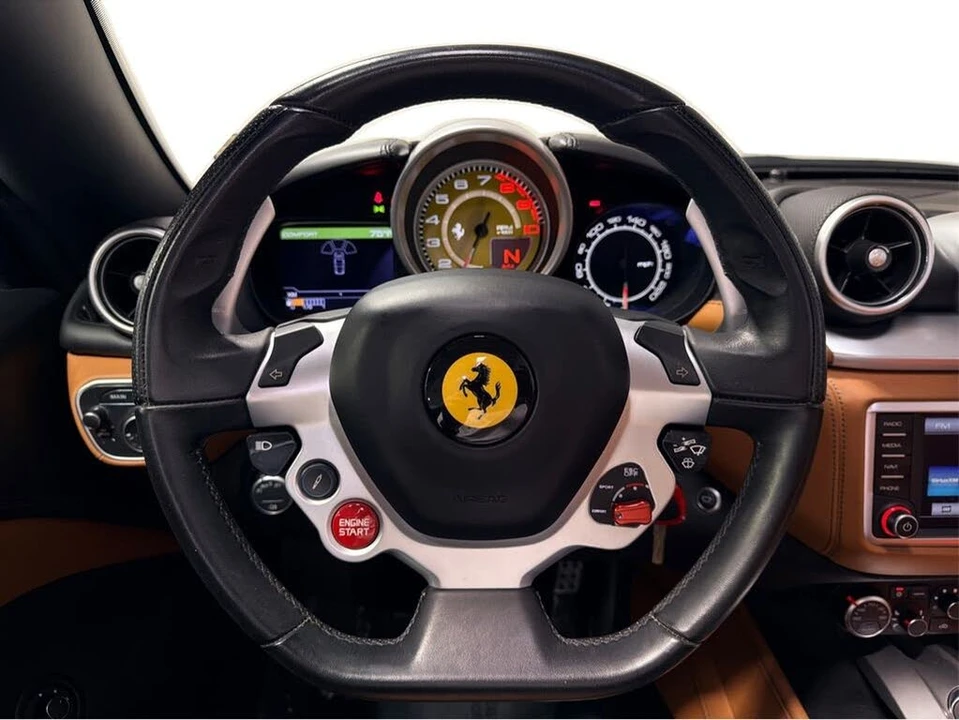2017 Ferrari California T - Image 20 of 25