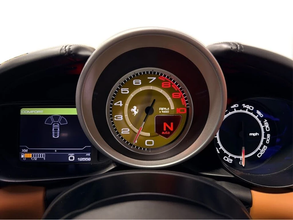 2017 Ferrari California T - Image 19 of 25