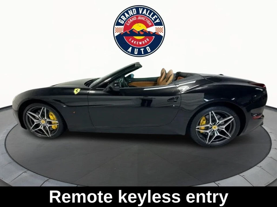 2017 Ferrari California T - Image 9 of 25