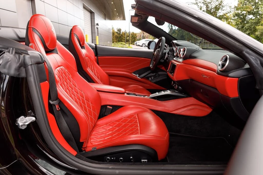 2017 Ferrari California T - Image 13 of 31