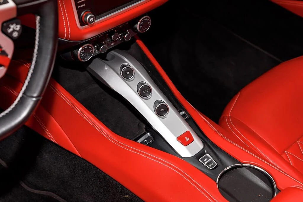 2017 Ferrari California T - Image 28 of 31