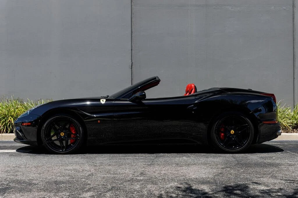 2017 Ferrari California T - Image 2 of 31