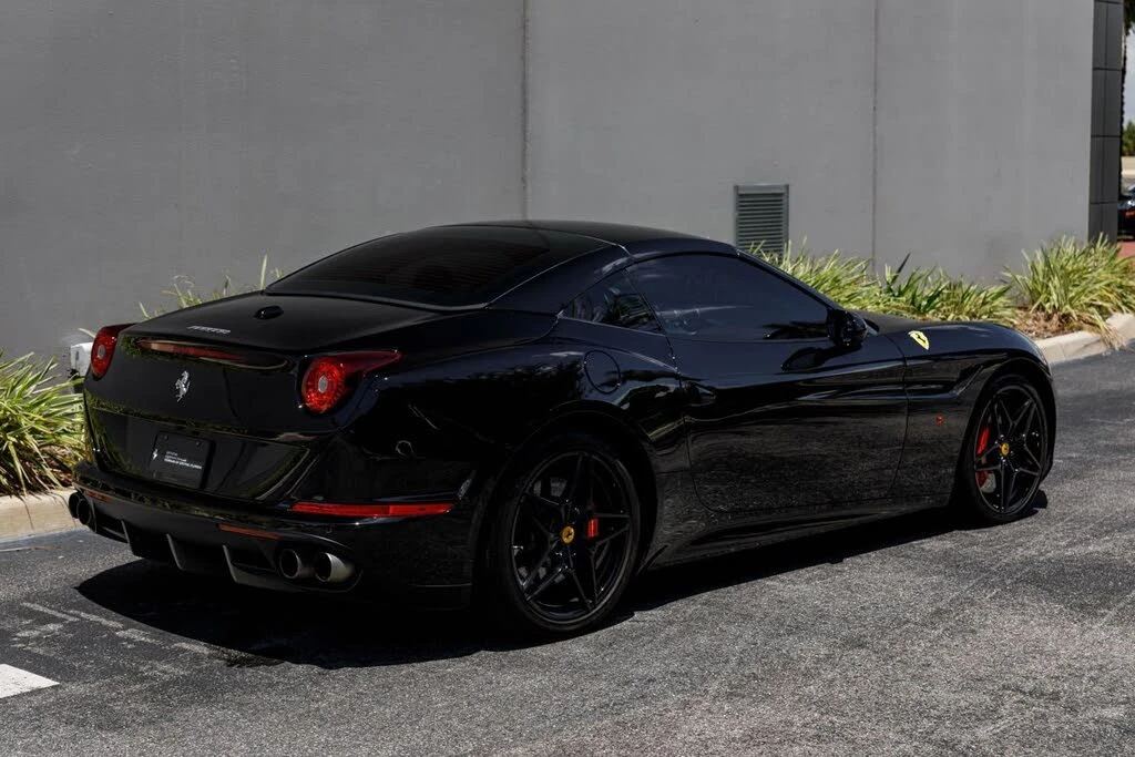 2017 Ferrari California T - Image 5 of 31