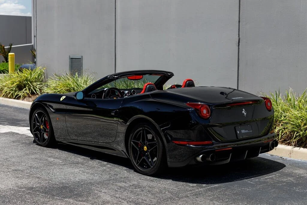 2017 Ferrari California T - Image 3 of 31