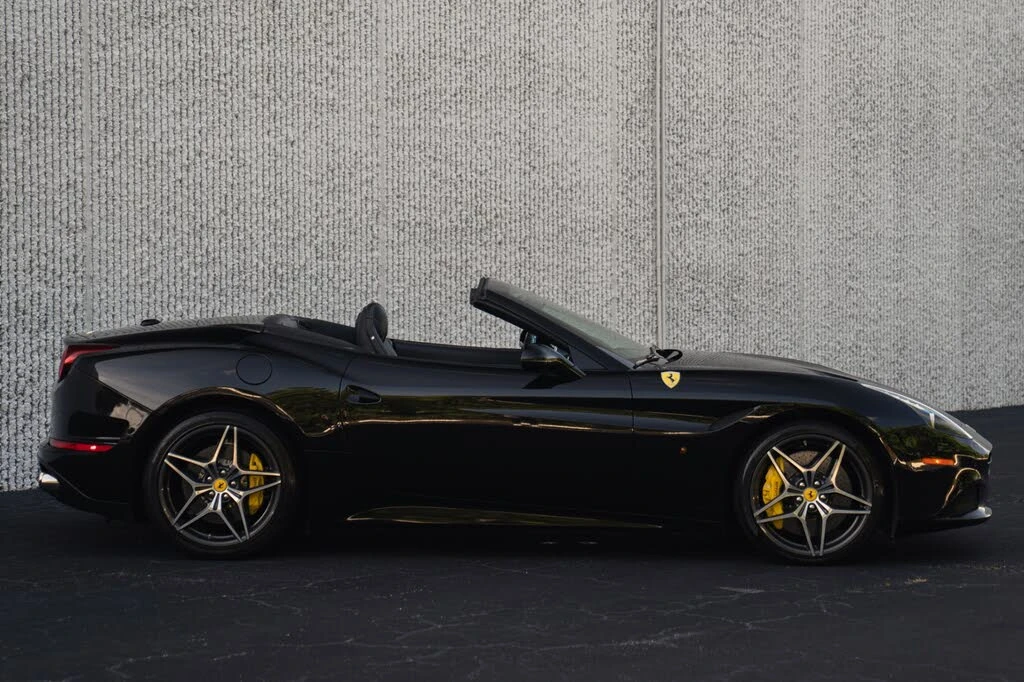 2017 Ferrari California T - Image 5 of 31