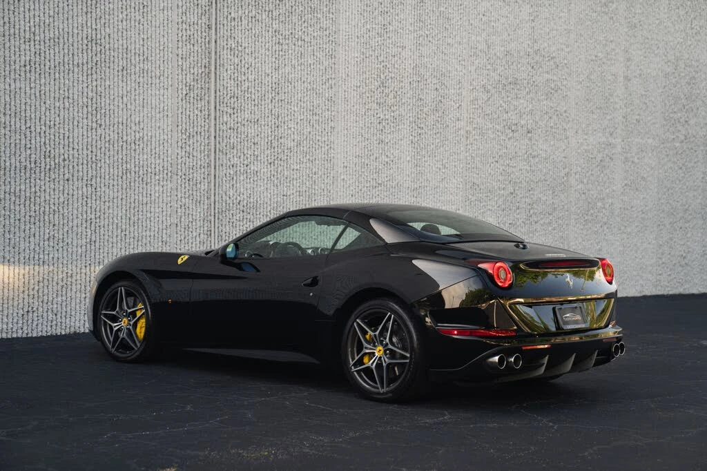 2017 Ferrari California T - Image 12 of 31