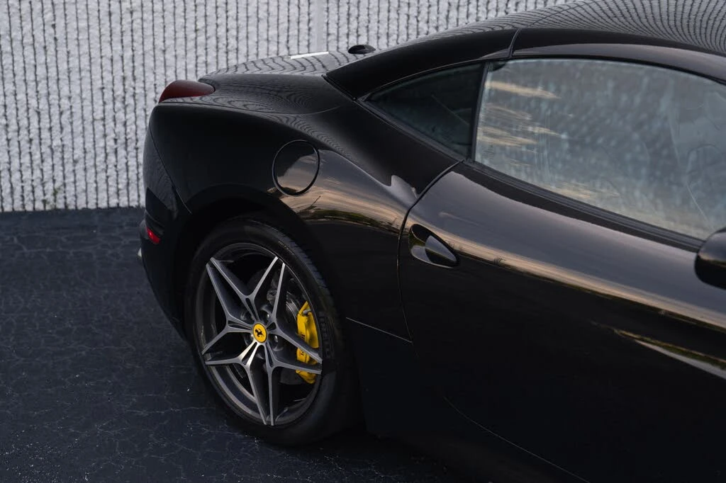2017 Ferrari California T - Image 24 of 31