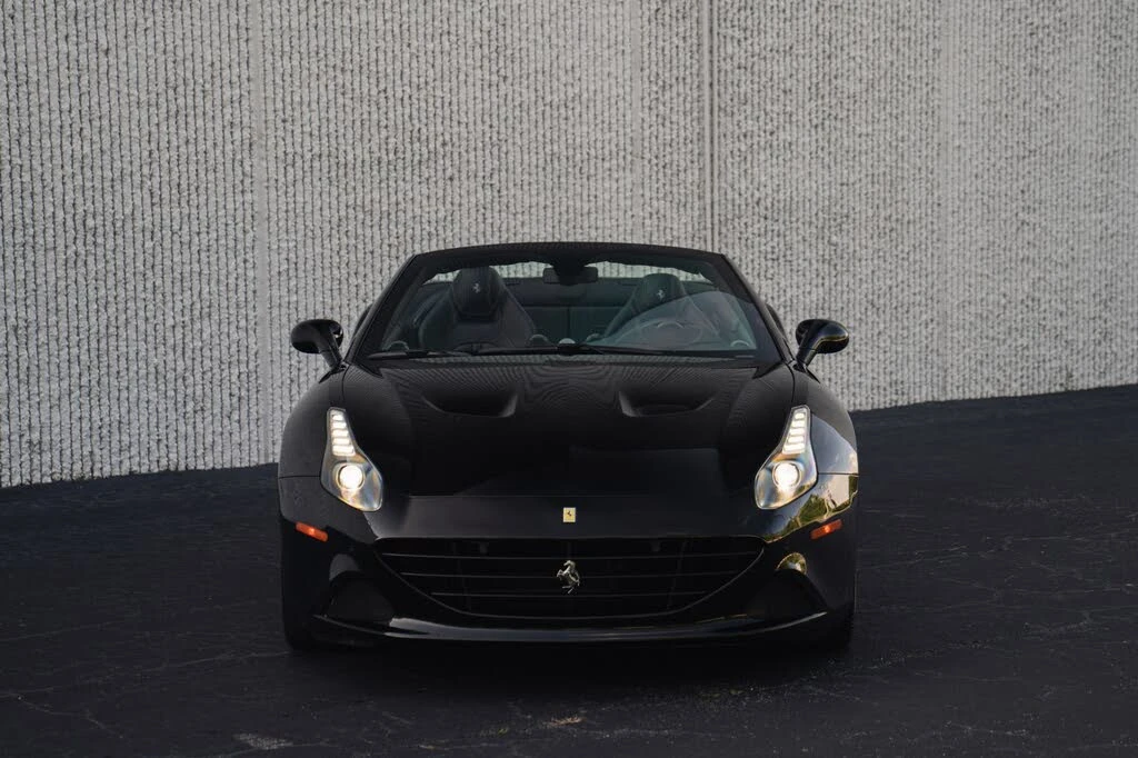 2017 Ferrari California T - Image 3 of 31