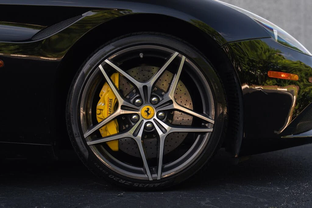2017 Ferrari California T - Image 20 of 31