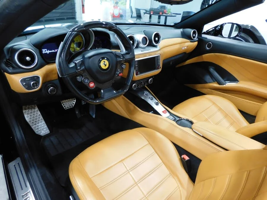 2017 Ferrari California T - Image 11 of 29