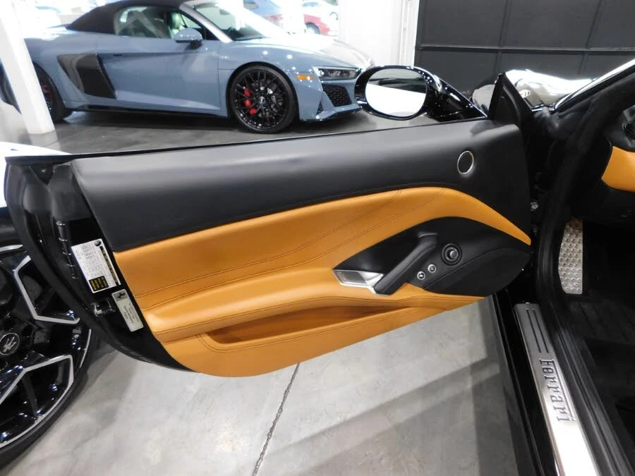 2017 Ferrari California T - Image 7 of 29