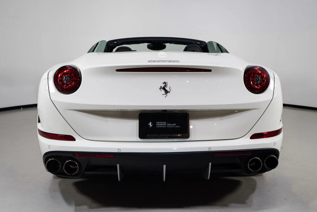 2017 Ferrari California T - Image 10 of 31