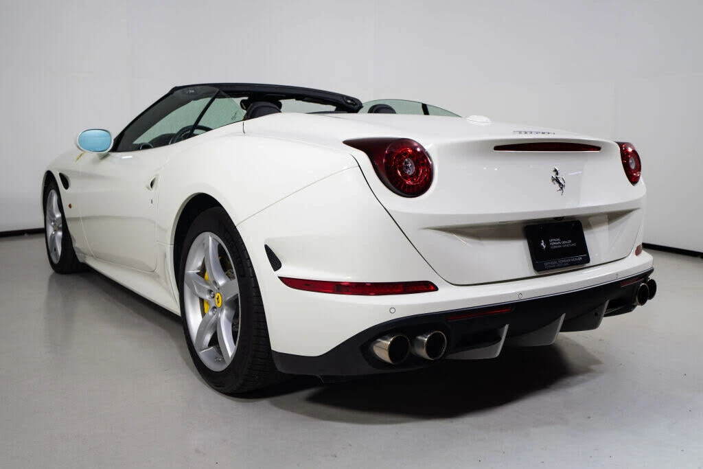 2017 Ferrari California T - Image 12 of 31