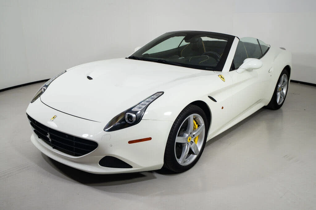 2017 Ferrari California T - Image 2 of 31