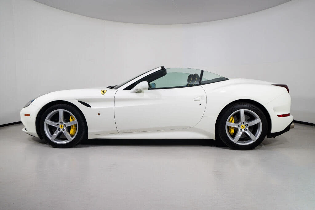 2017 Ferrari California T - Image 7 of 31