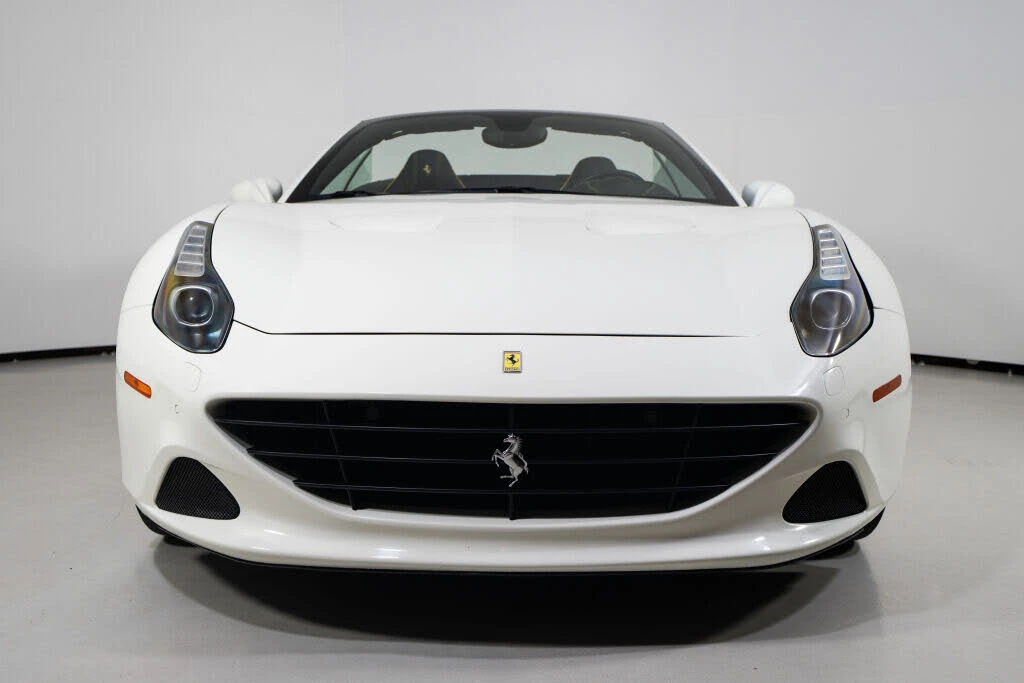 2017 Ferrari California T - Image 5 of 31