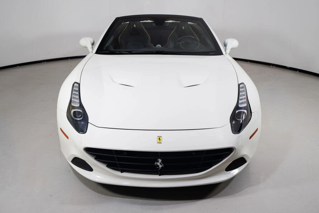2017 Ferrari California T - Image 4 of 31