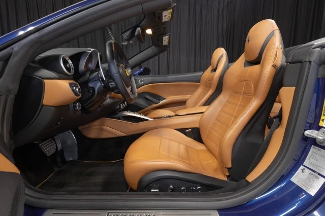 2017 Ferrari California T - Image 21 of 24