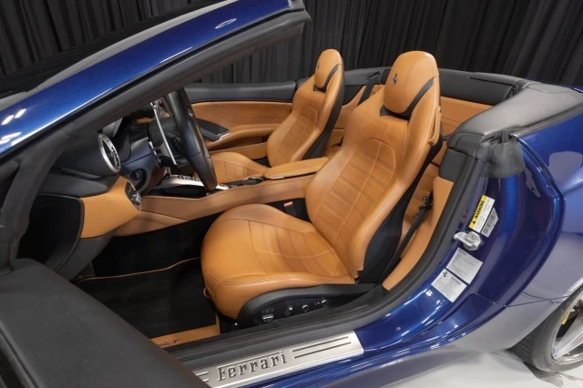 2017 Ferrari California T - Image 3 of 24