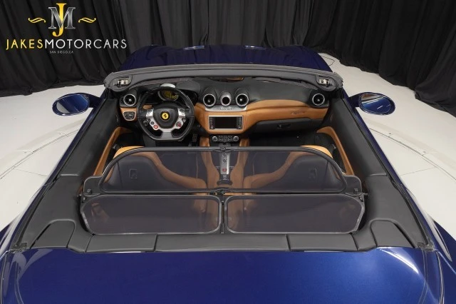 2017 Ferrari California T - Image 10 of 24