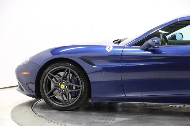 2017 Ferrari California T - Image 8 of 12
