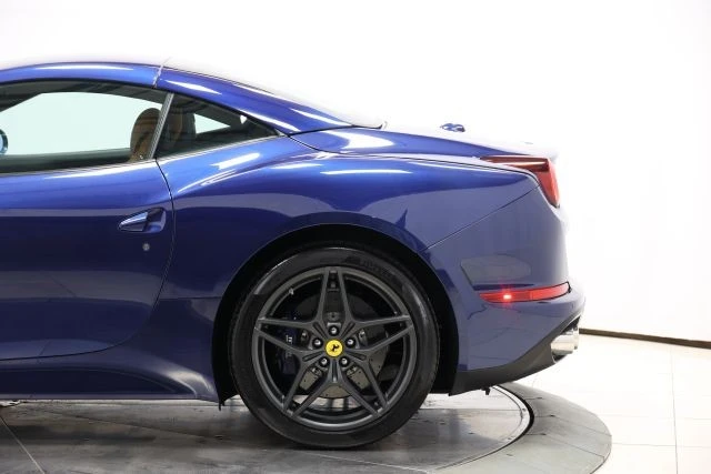 2017 Ferrari California T - Image 12 of 31
