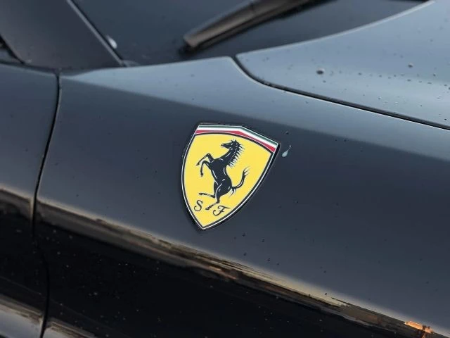 2017 Ferrari California T - Image 8 of 12