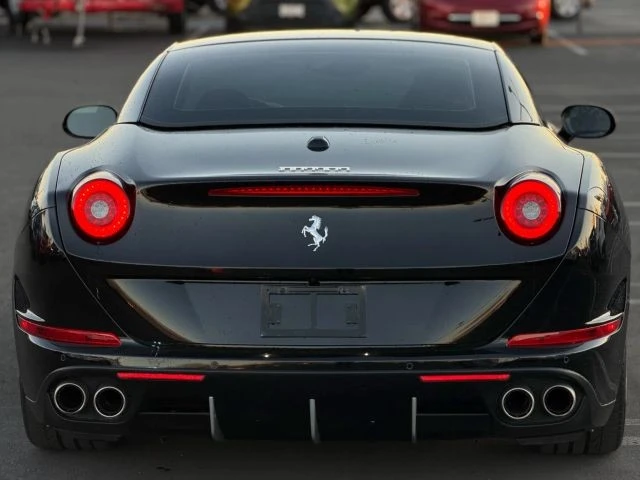 2017 Ferrari California T - Image 9 of 12