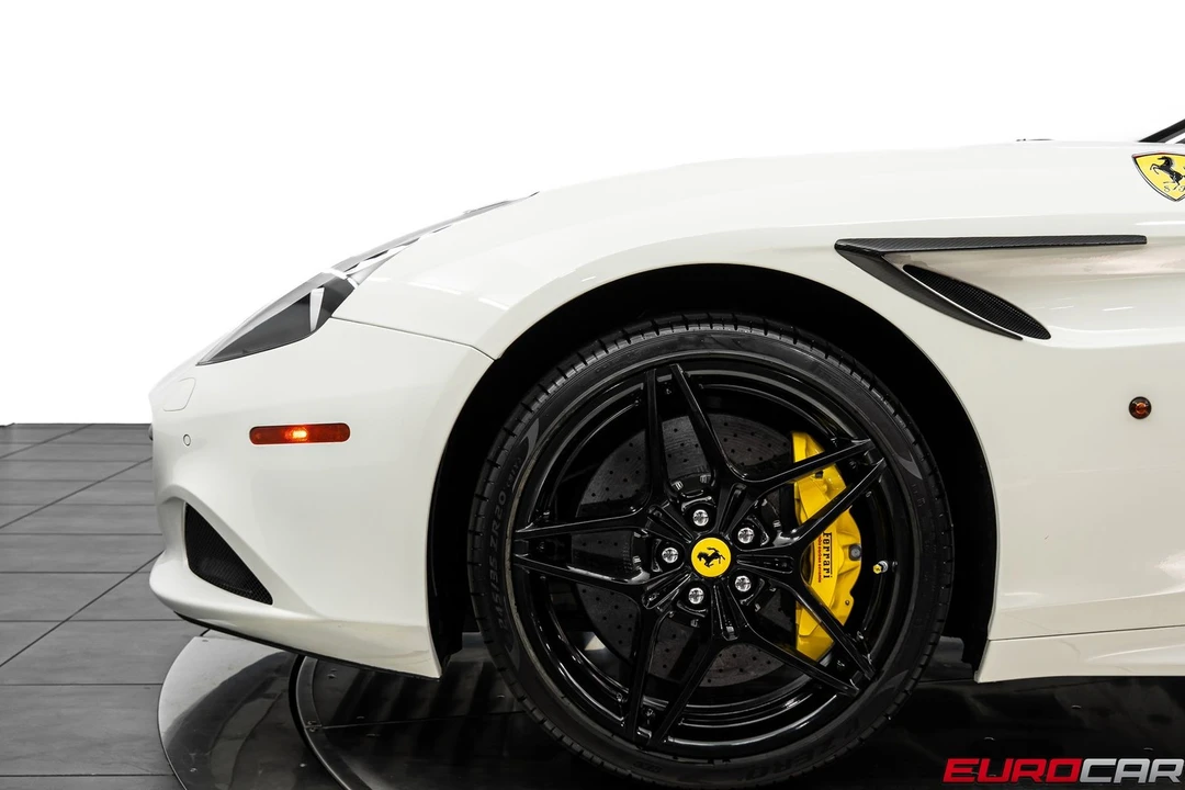 2017 Ferrari California T - Image 16 of 31