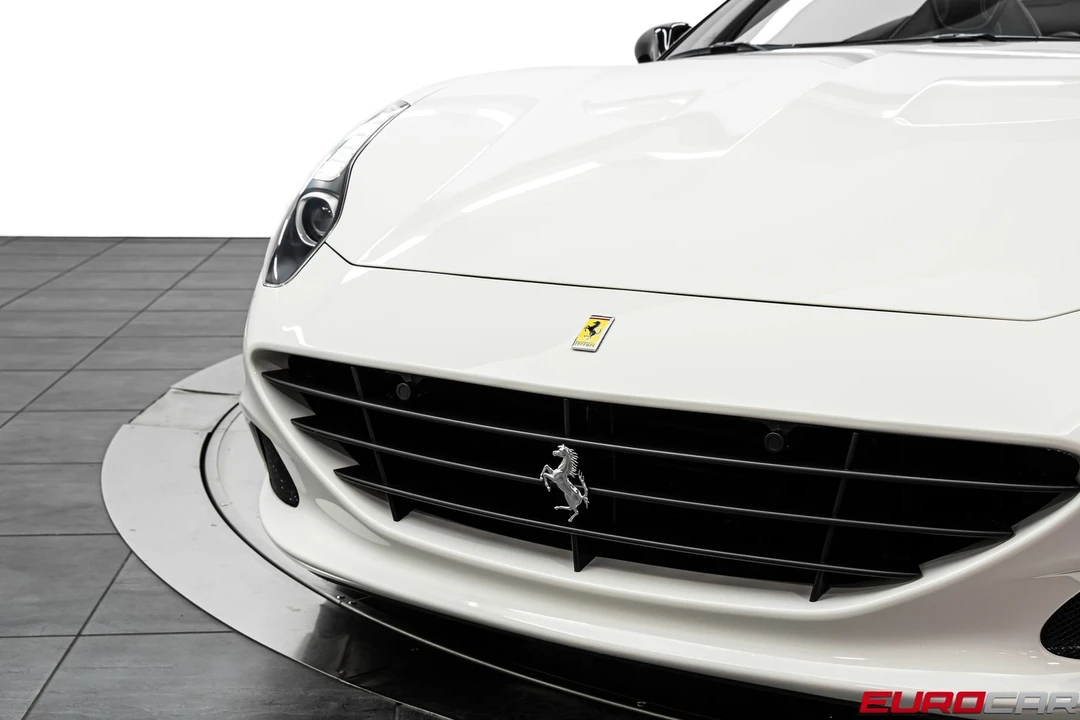 2017 Ferrari California T - Image 13 of 31